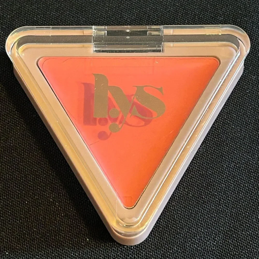 🌻 LYS Beauty Triangle Blush New HUMBLE Cool Soft Pink